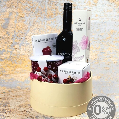 Набор подарочный сладостей с вином 0% Lussory 
