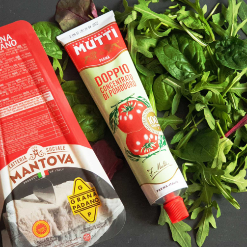 Томатная паста в тюбике Мутти 