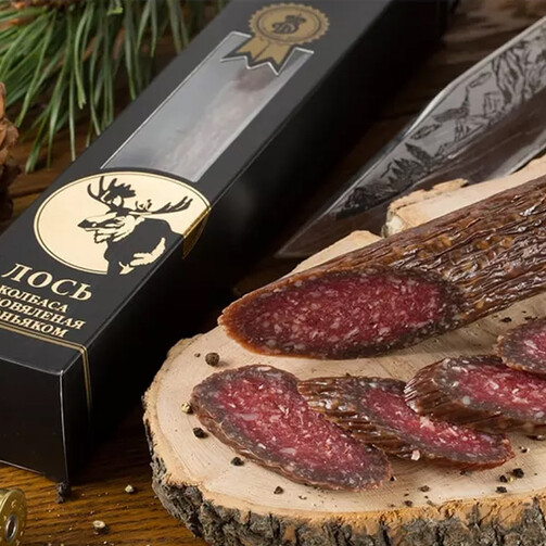 Колбаса Лось с коньяком сыровяленая, в подарочной упаковке 