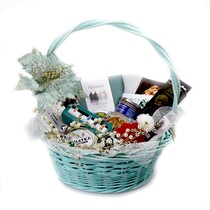 Подарочная корзина деликатесов с крабом "Каприз"