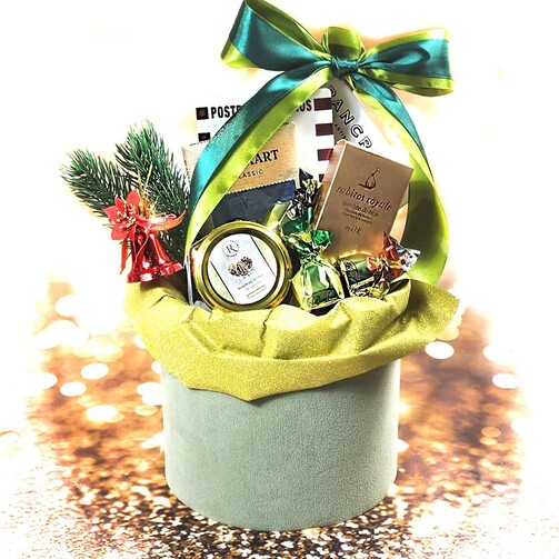 В НОВОГОДНЕМ ОФОРМЛЕНИИ