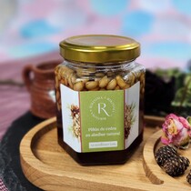 Кедровый орех в сиропе из сосновой шишки