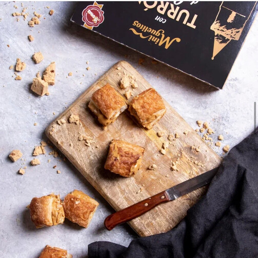 Десерт слоеный с начинкой из миндальной халвы 200г  (арт. PIC1377)