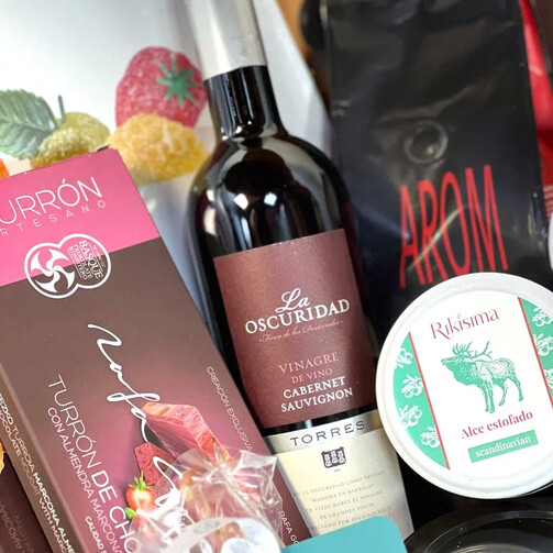 Подарочные корзины деликатесов премиум "Совершенство"  (арт. RKK-018)