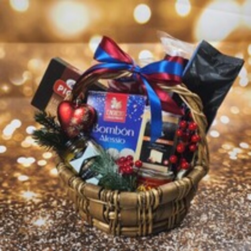 В НОВОГОДНЕМ ОФОРМЛЕНИИ