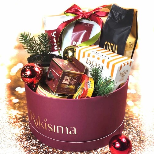 В НОВОГОДНЕМ ОФОРМЛЕНИИ