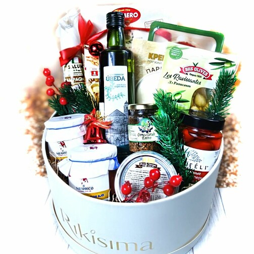 В НОВОГОДНЕМ ОФОРМЛЕНИИ