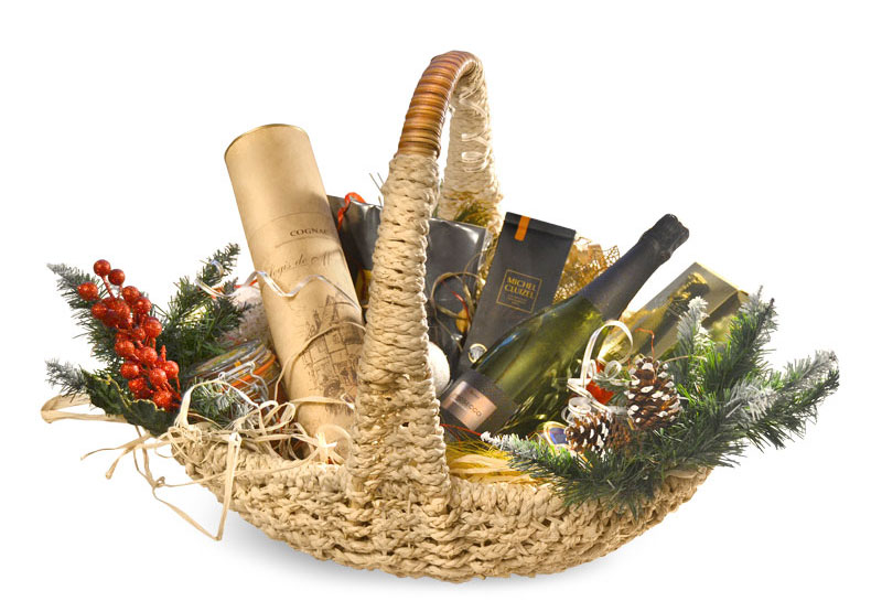 Как подарочною корзину сделать самому?