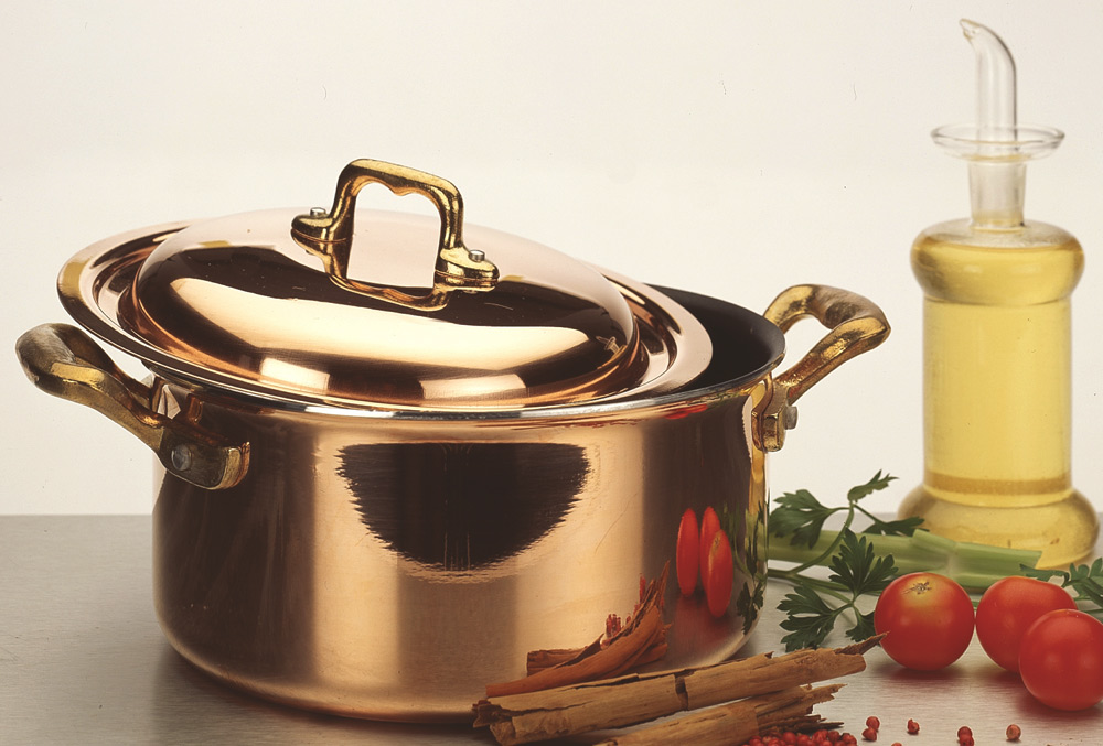 Посуда из фарфора, меди и оливы на "Мечта Гурмана" Посуда из фарфора, меди и оливы на "Мечта Гурмана"