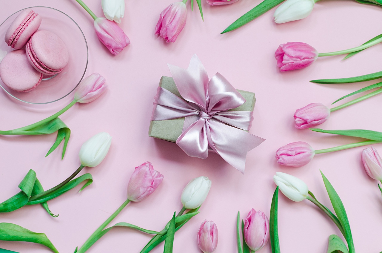 С 8 марта, дорогие женщины!